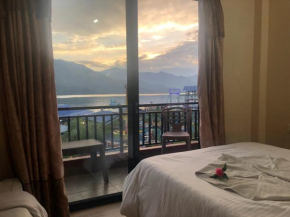 Hotel Lake Journey